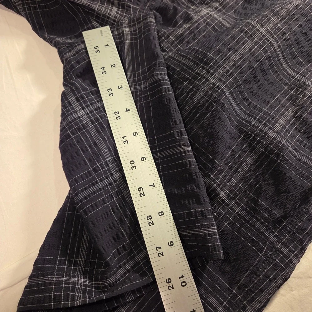 Tommy Bahama Men's Shorts Size 34 Adjustable Waist‎ Nylon Blend Black Gray Plaid